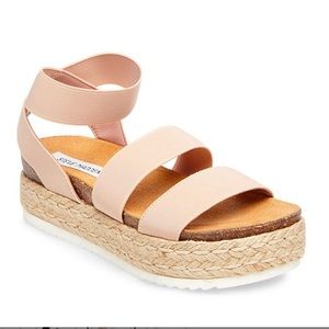 BRAND NEW Steve Madden Kimmie Sandals in Blush!